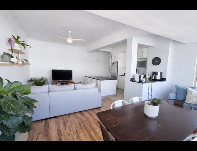 2 BEDROOM APARTMENT FOR SALE IN SEA POINT
